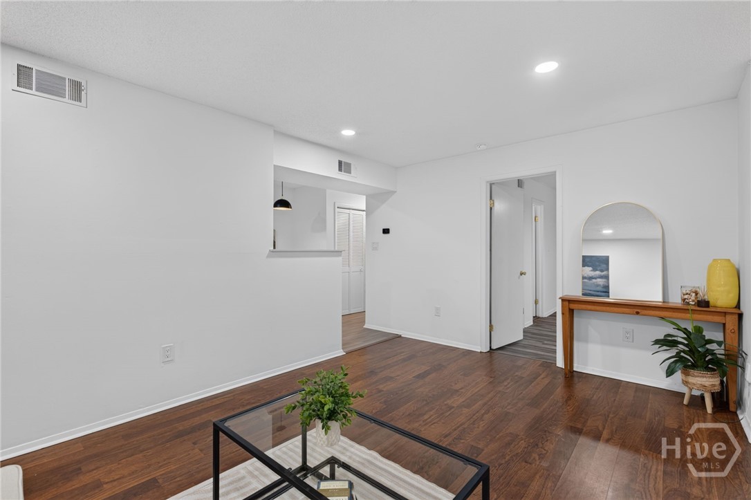 401 N Cromwell Road 6g Property Photo 11
