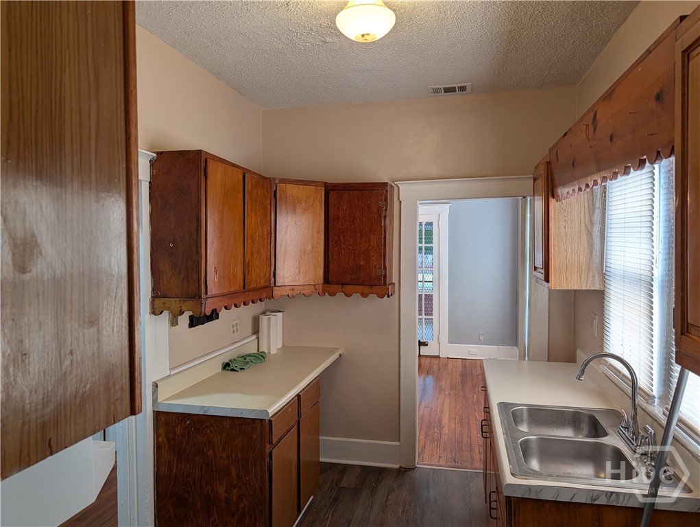 1237 E Anderson Street Property Photo 21