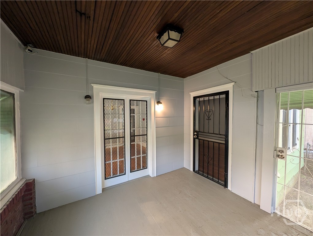 1237 E Anderson Street Property Photo 23