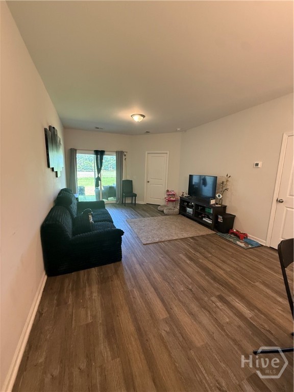 141 Danbury Court Property Photo 9