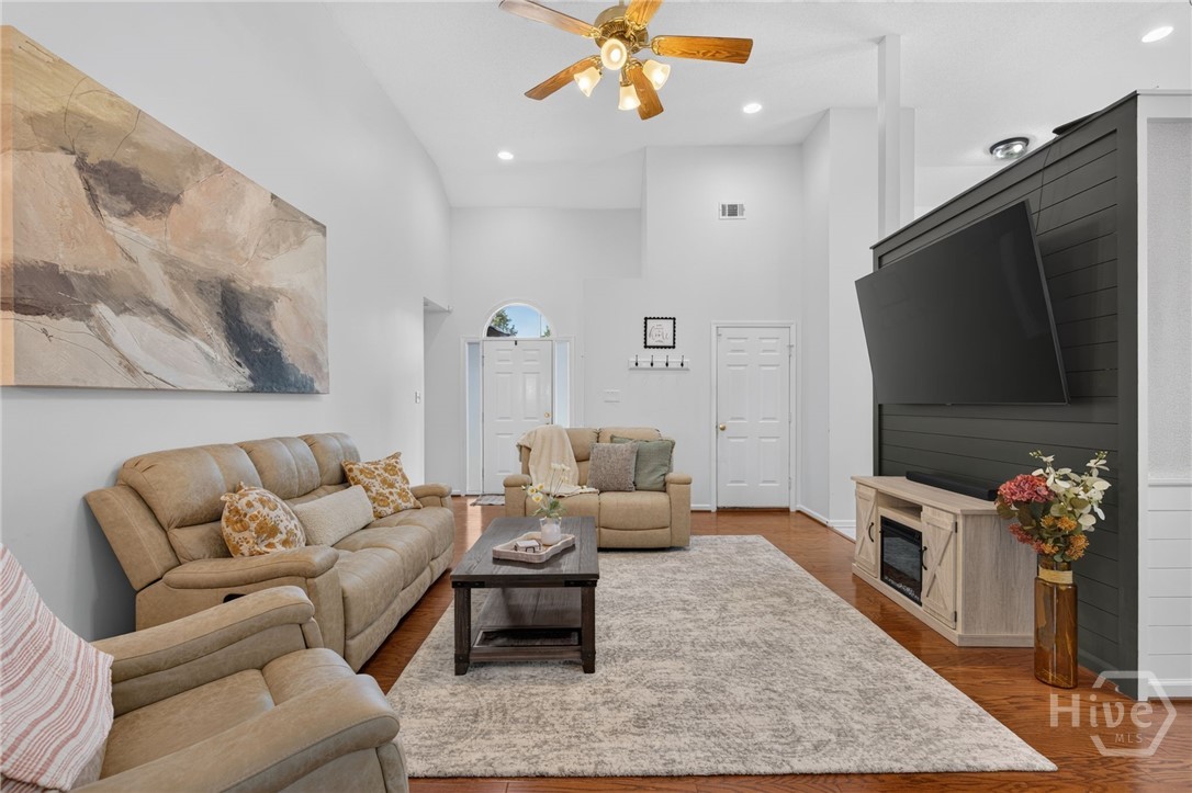 127 Salt Landing Circle Property Photo 6