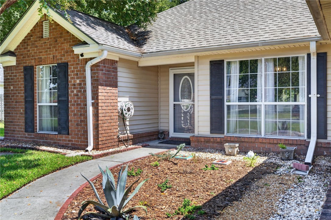 211 Longleaf Circle Property Photo 2