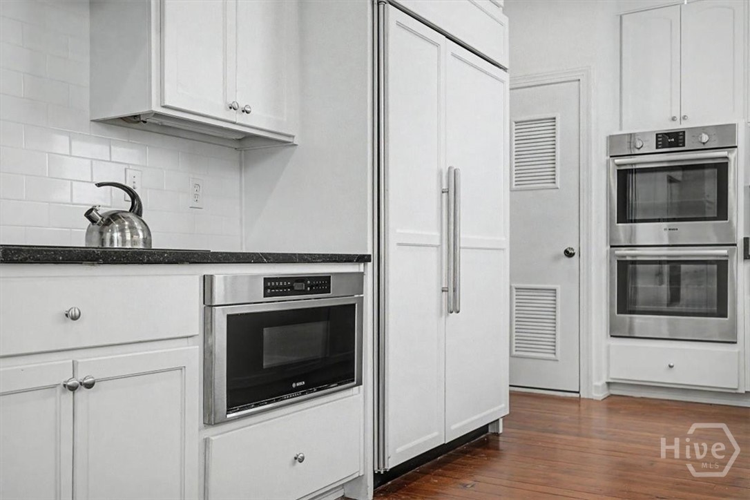 25 W Perry Street Property Photo 17