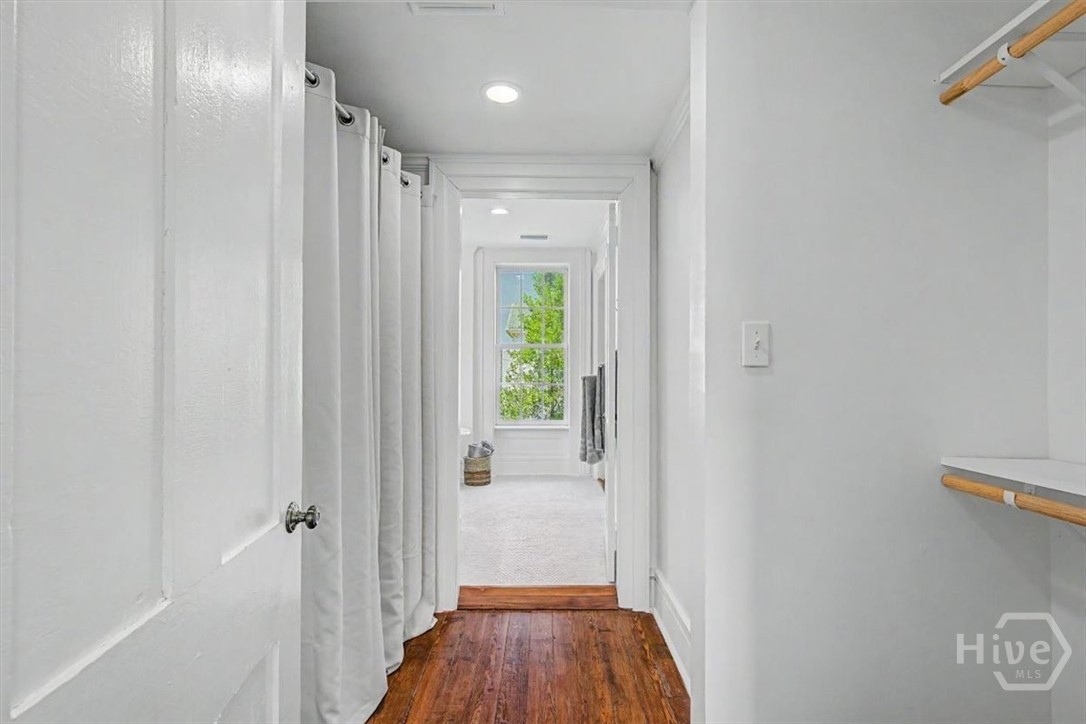 25 W Perry Street Property Photo 34