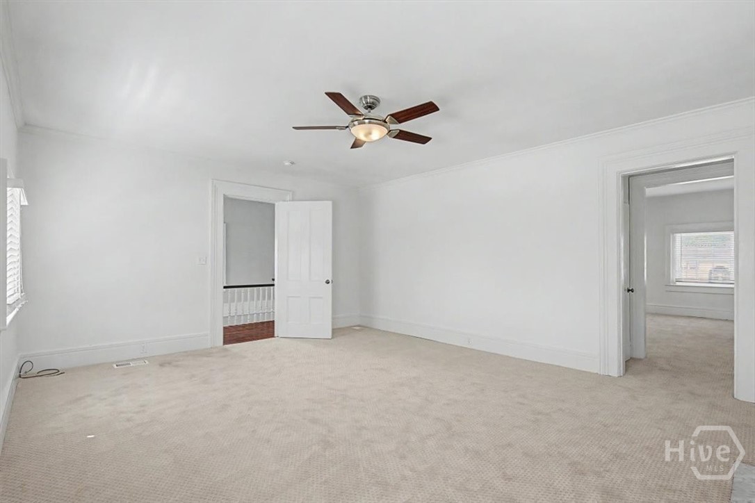 25 W Perry Street Property Photo 36