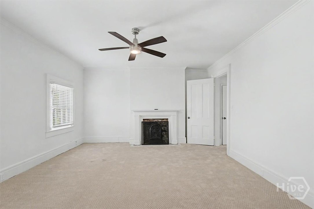 25 W Perry Street Property Photo 37