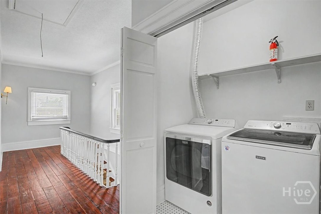 25 W Perry Street Property Photo 40