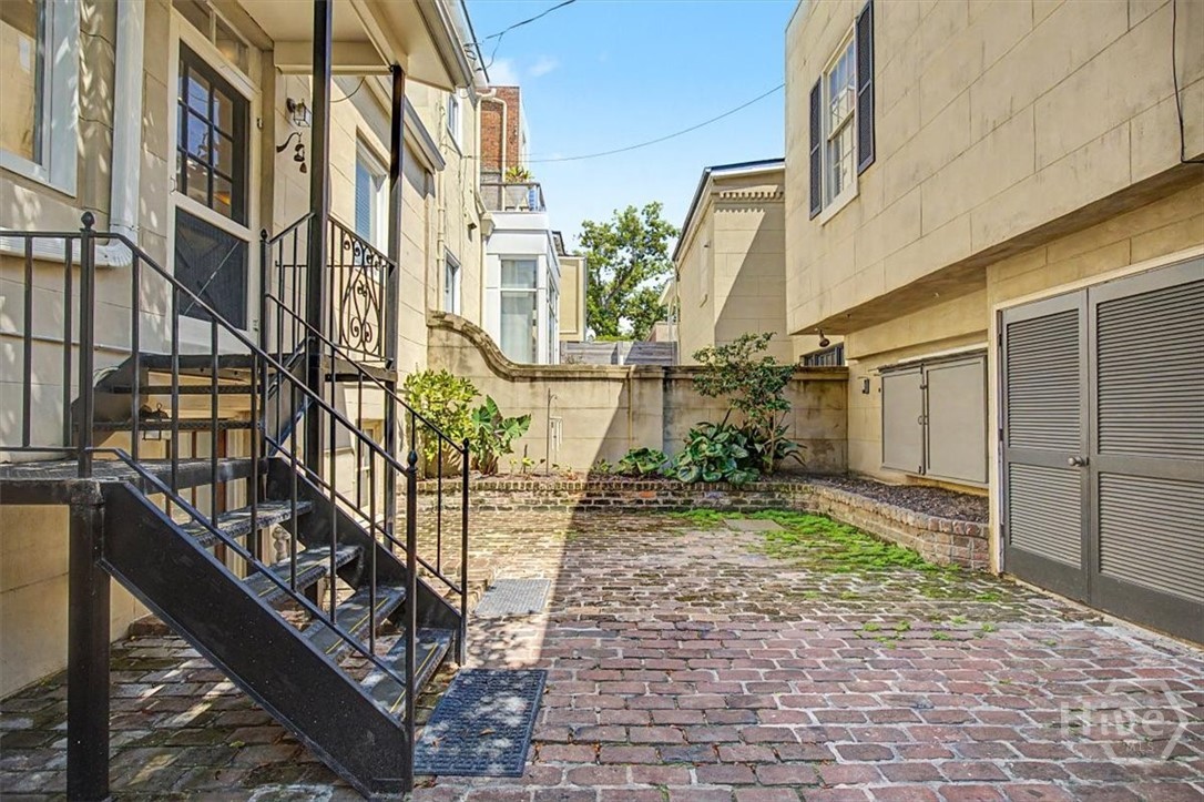 25 W Perry Street Property Photo 41