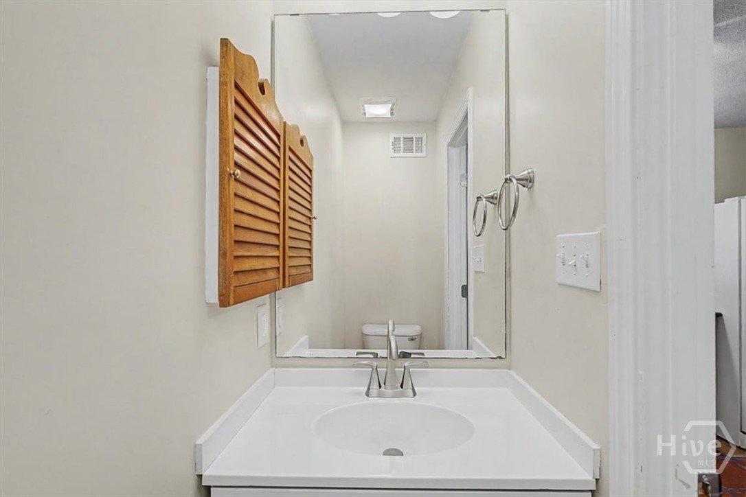 25 W Perry Street Property Photo 49