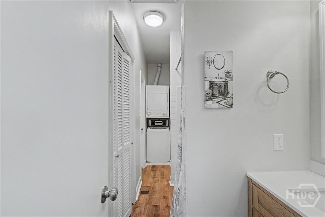 25 W Perry Street Property Photo 53