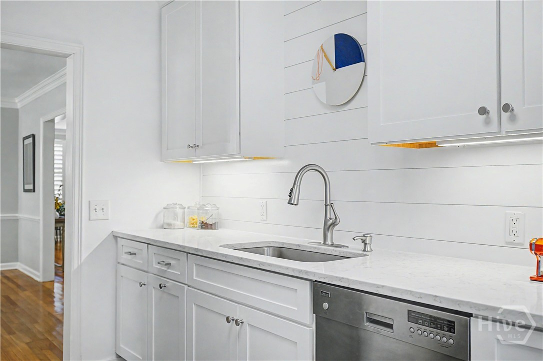 6 E 53rd Street Property Photo 17