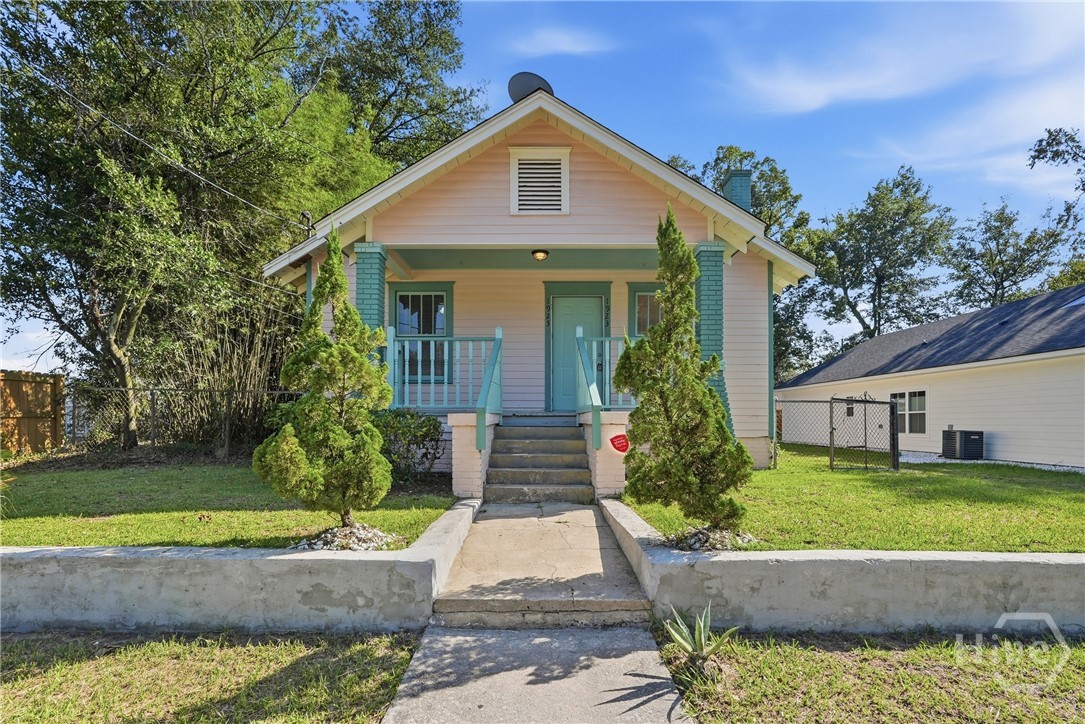 1923 Harrison Street Property Photo 3