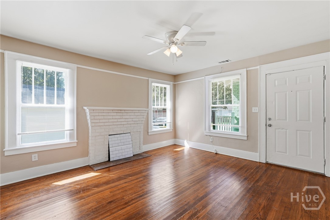 1923 Harrison Street Property Photo 6