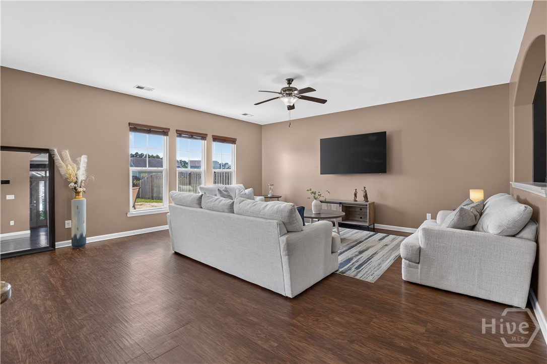 13 Salix Drive Property Photo 8