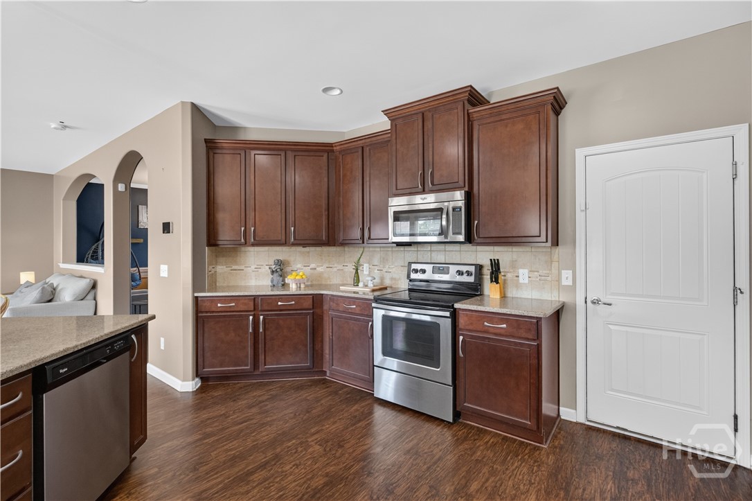 13 Salix Drive Property Photo 9