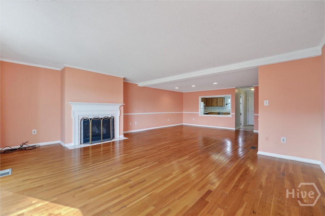 12502 Apache Avenue 17 Property Photo 6
