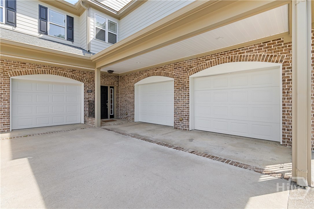 204 River Oaks Drive Property Photo 4