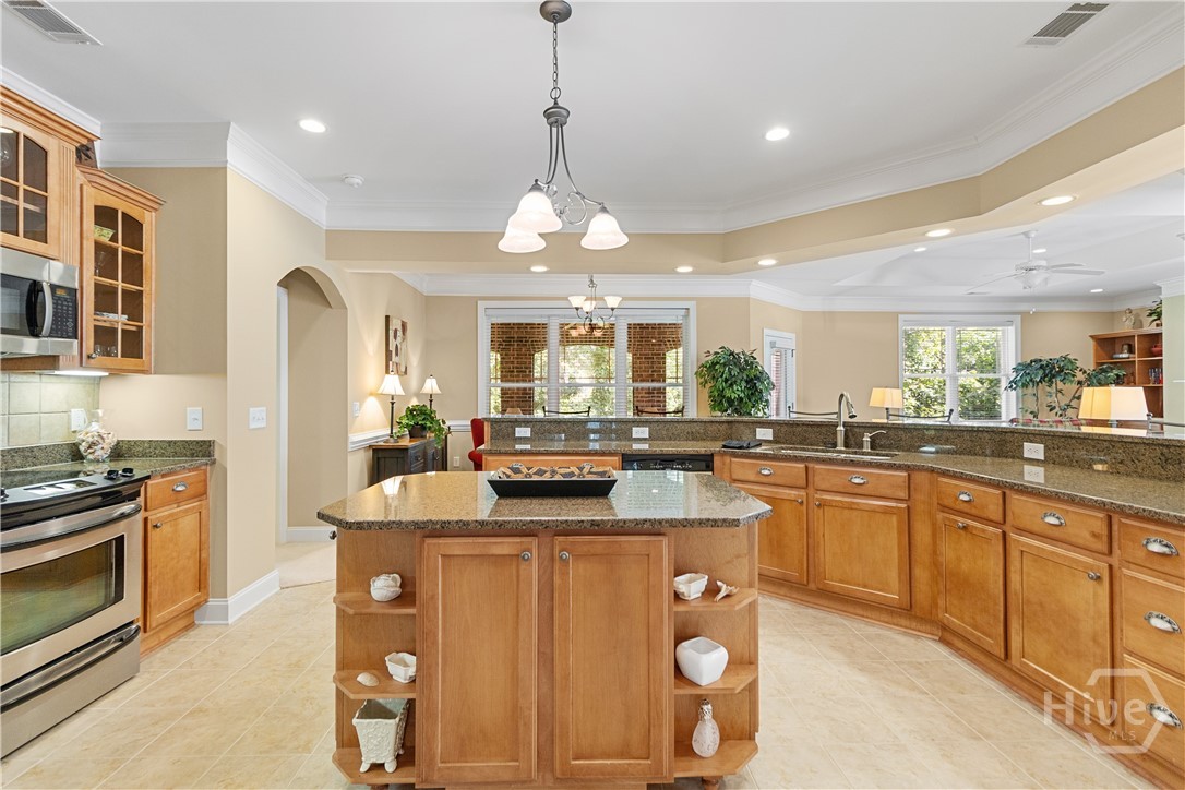 204 River Oaks Drive Property Photo 15