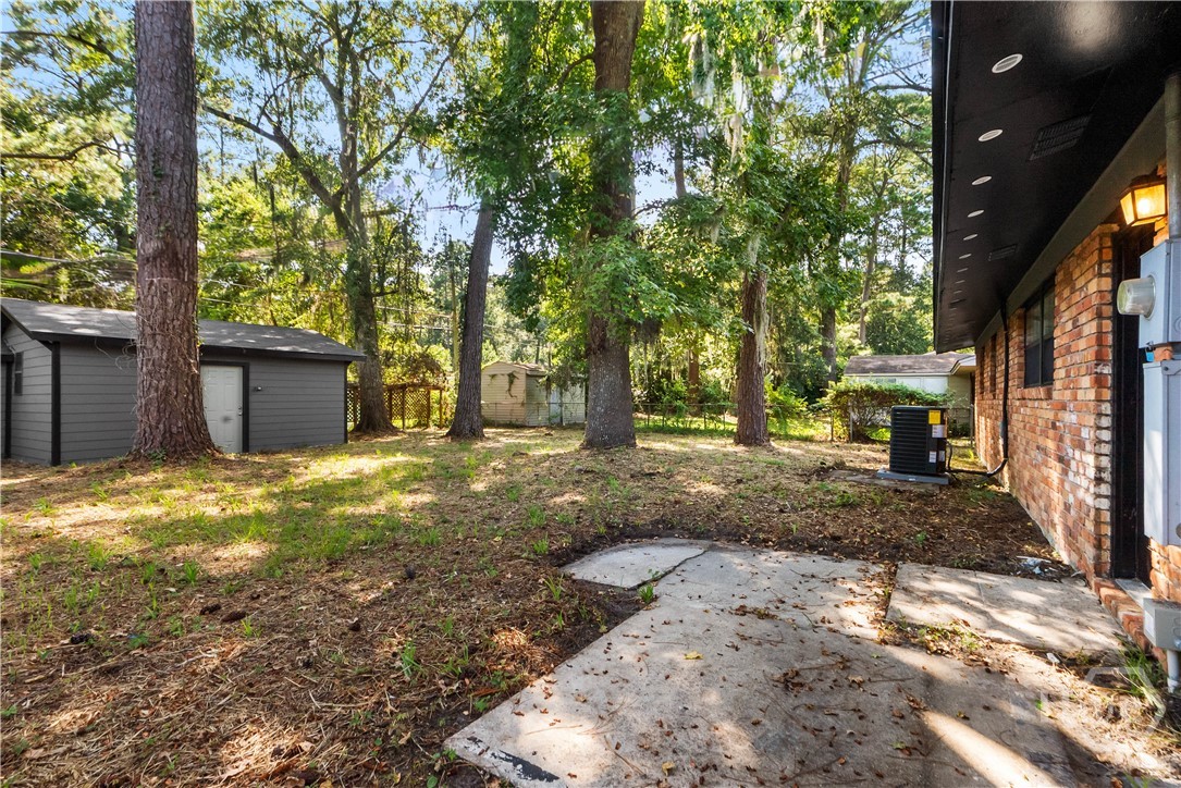 2217 Iris Street Property Photo 23