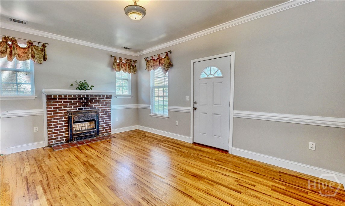 2607 Governor Street Property Photo 8