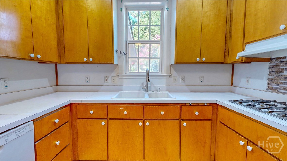 2607 Governor Street Property Photo 12