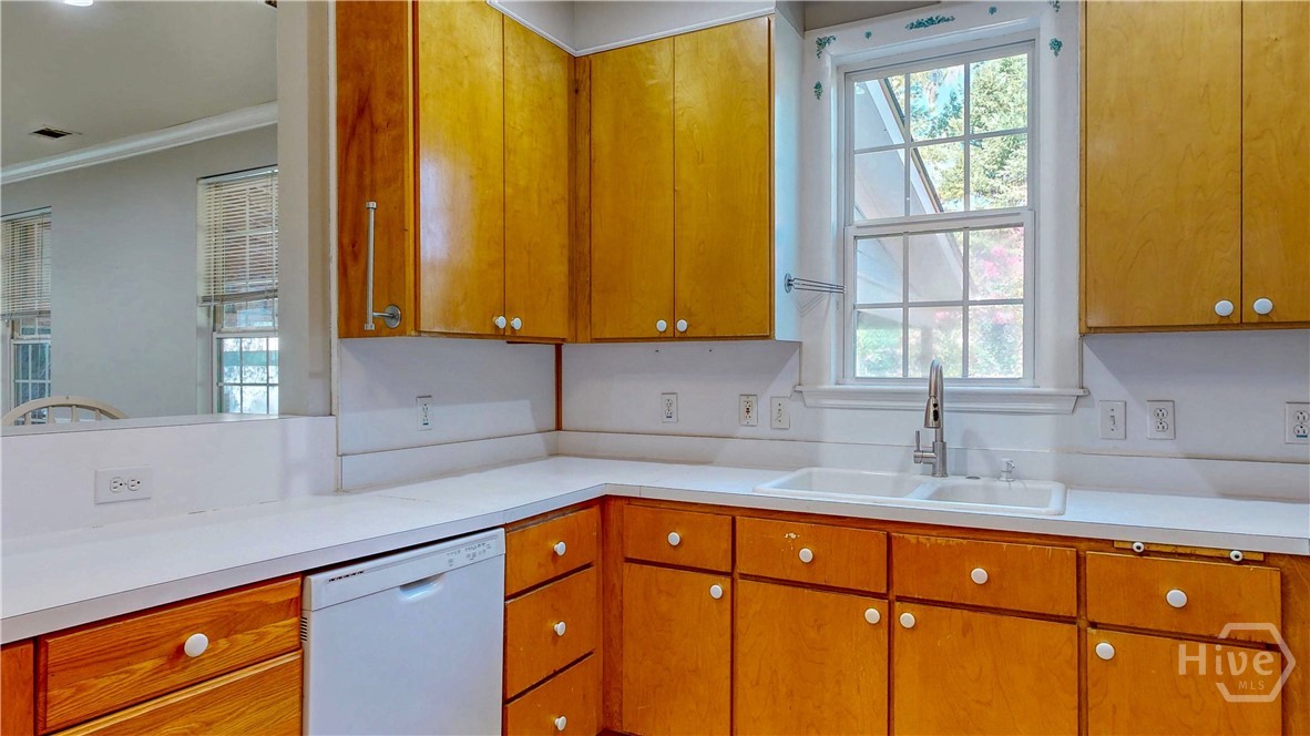 2607 Governor Street Property Photo 13