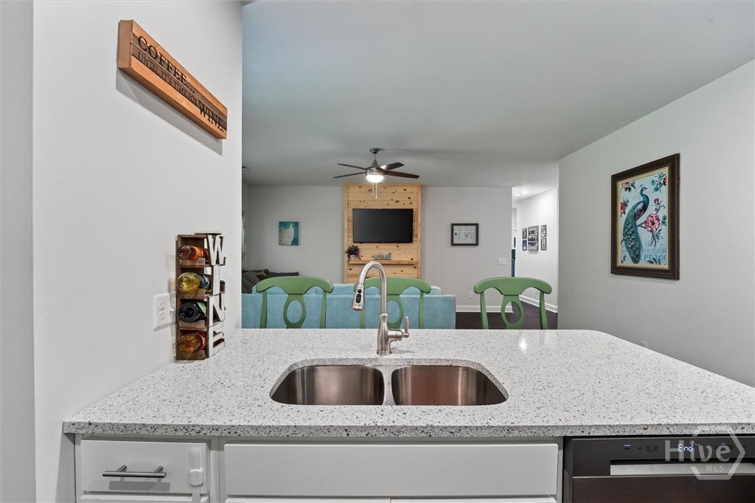 120 Simon Circle Property Photo 10
