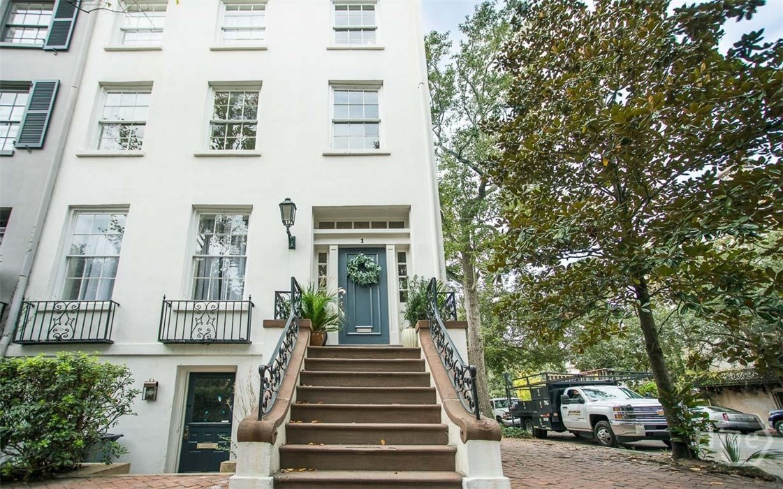 1 E Gordon Street Garden Property Photo 2