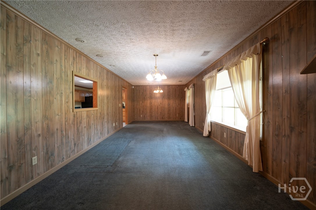614 N Victory Drive Property Photo 33
