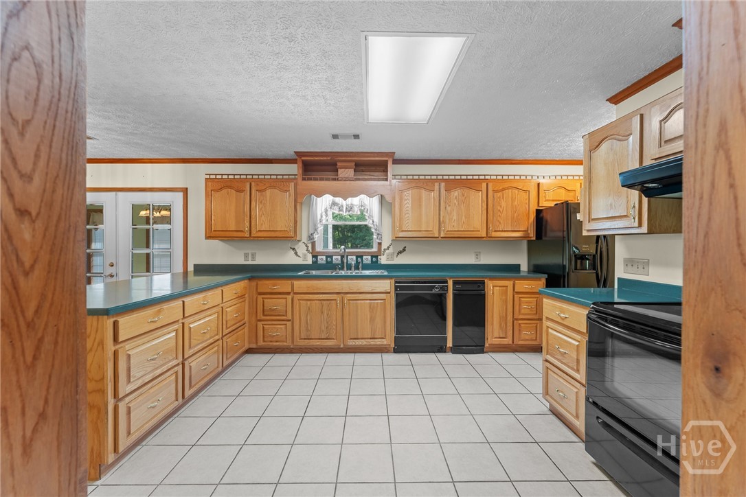 614 N Victory Drive Property Photo 40