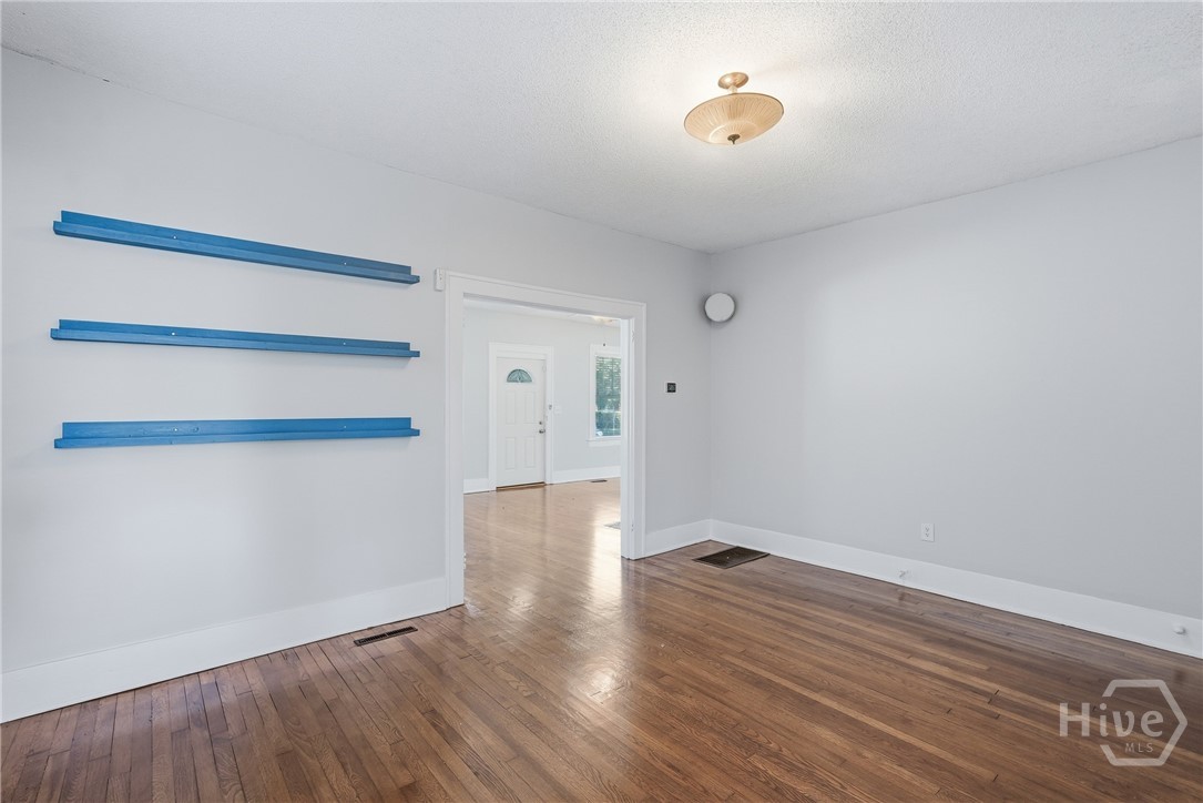431 E 50th Street Property Photo 13