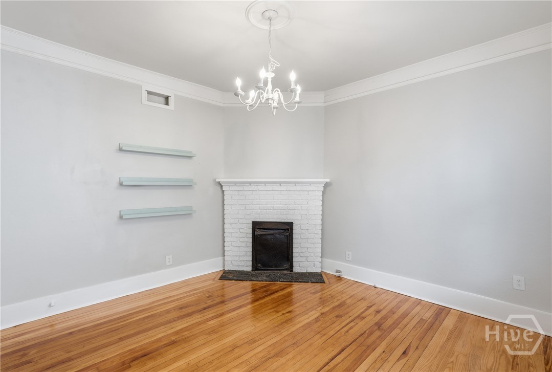 431 E 50th Street Property Photo 18