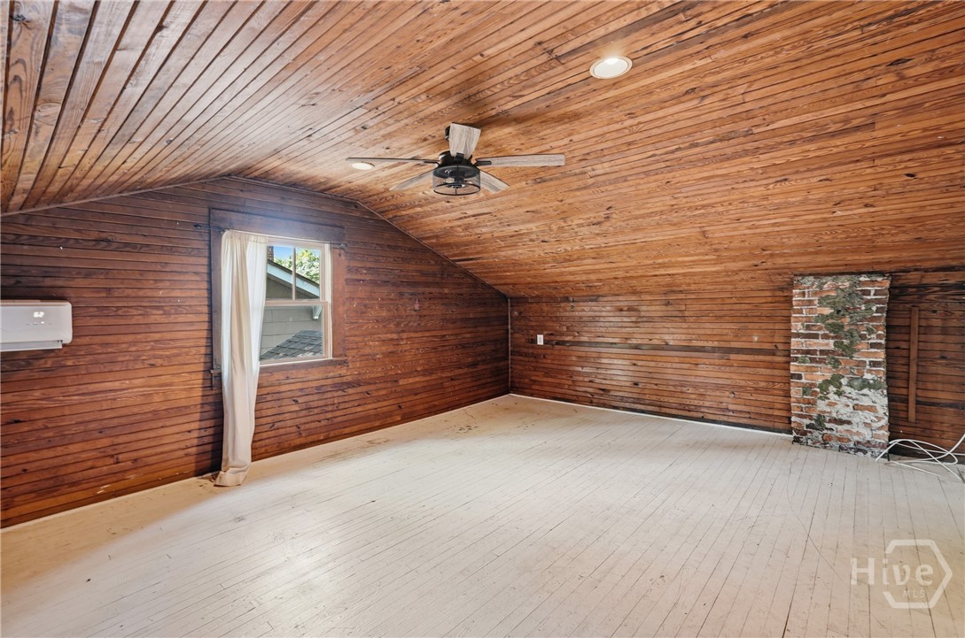 431 E 50th Street Property Photo 23