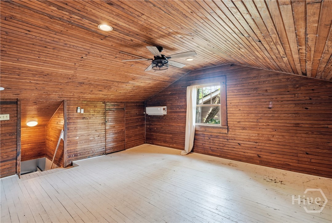 431 E 50th Street Property Photo 24