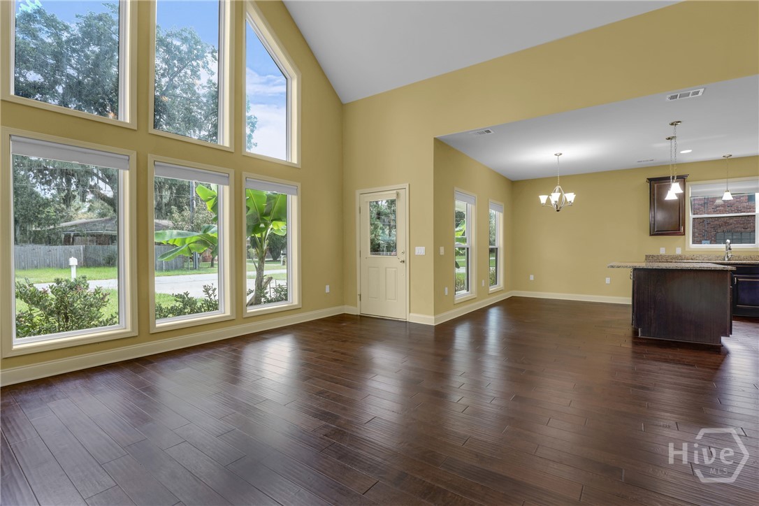 3105 Lincoln Street Property Photo 4