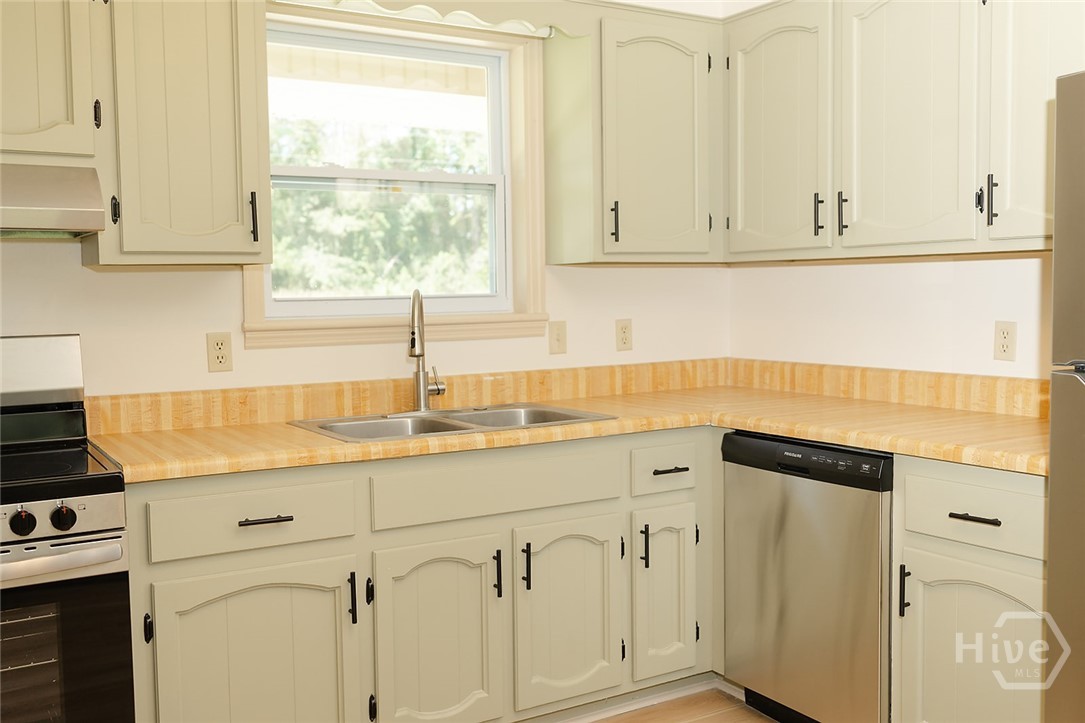 563 Keith Road Property Photo 10