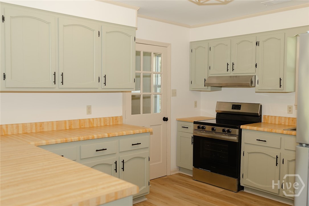563 Keith Road Property Photo 11