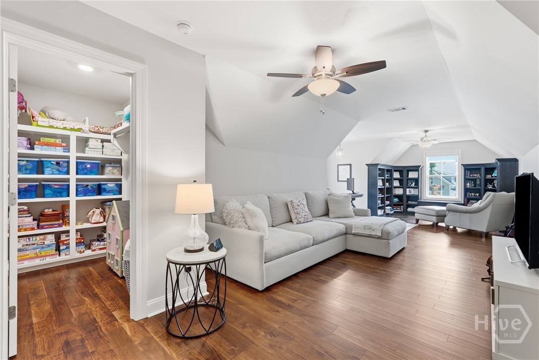109 Waldburg Way Property Photo 37