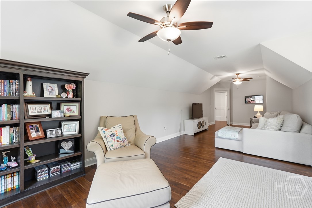 109 Waldburg Way Property Photo 38