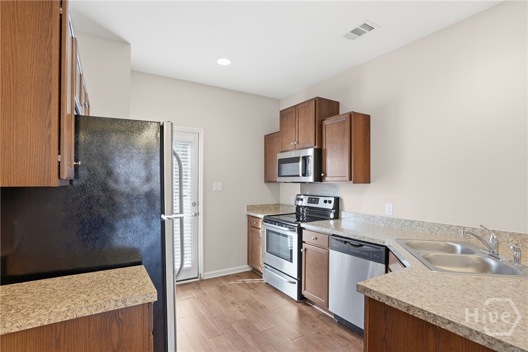 401 Olde Ivey Square Property Photo 4