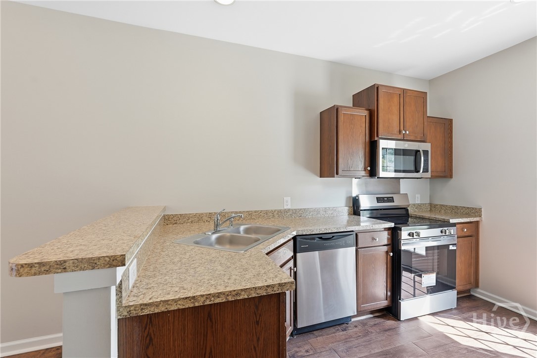 401 Olde Ivey Square Property Photo 11