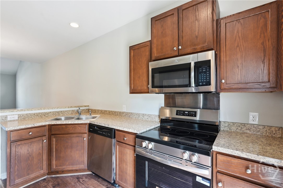 401 Olde Ivey Square Property Photo 12