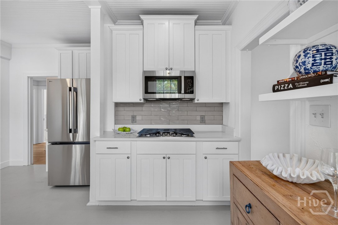 702 E 52nd Street Property Photo 13