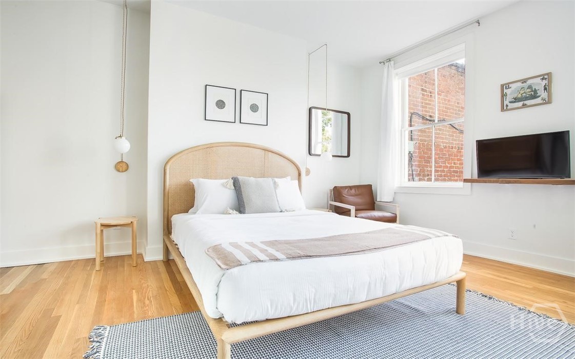 1 E Gordon Street Studio Property Photo 4