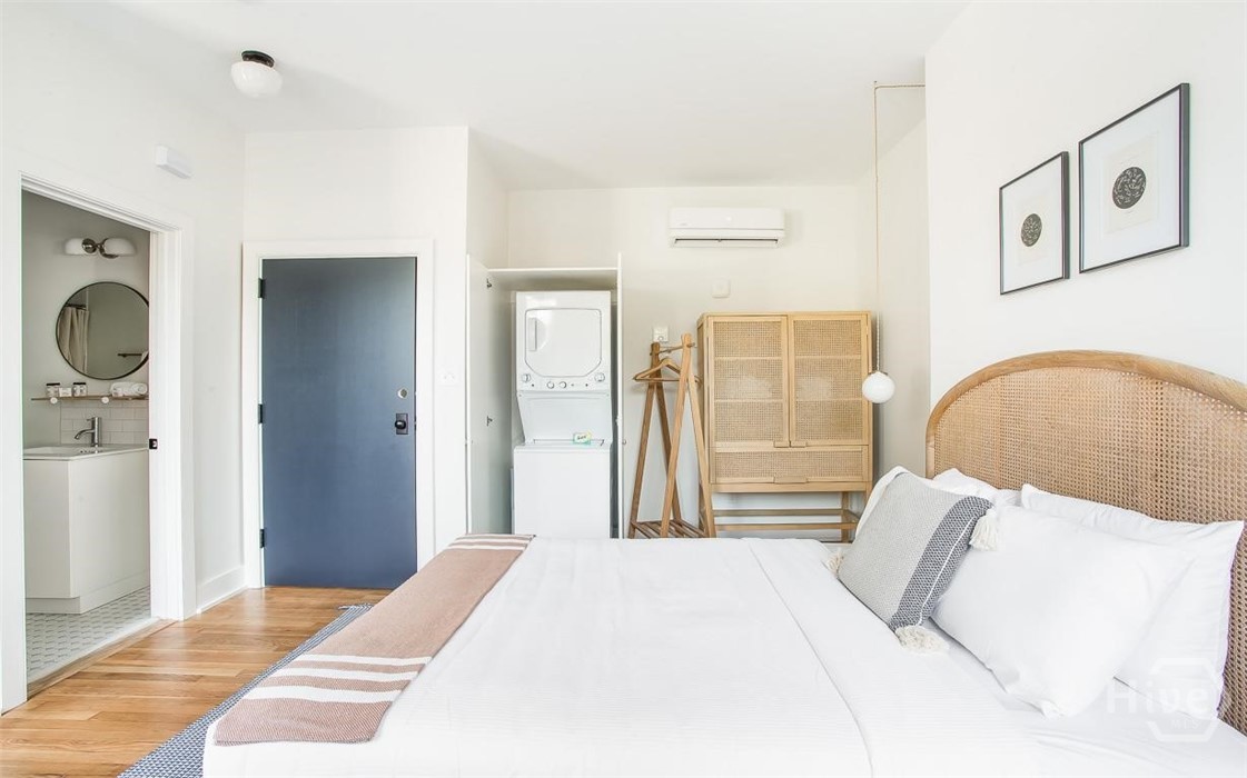 1 E Gordon Street Studio Property Photo 7