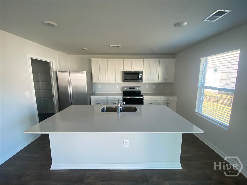 407 Seabreeze Drive Property Photo 2