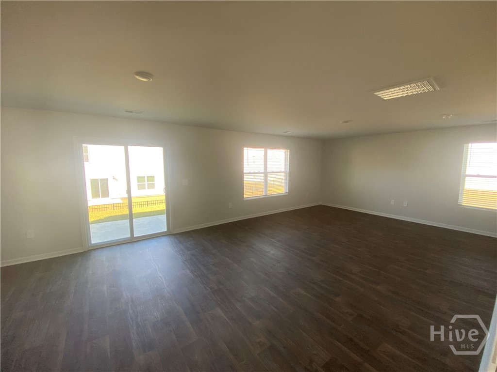 407 Seabreeze Drive Property Photo 4