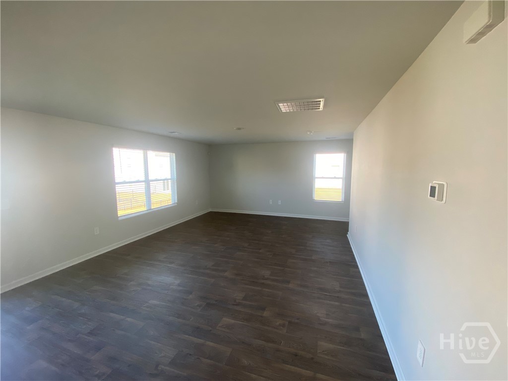 407 Seabreeze Drive Property Photo 5