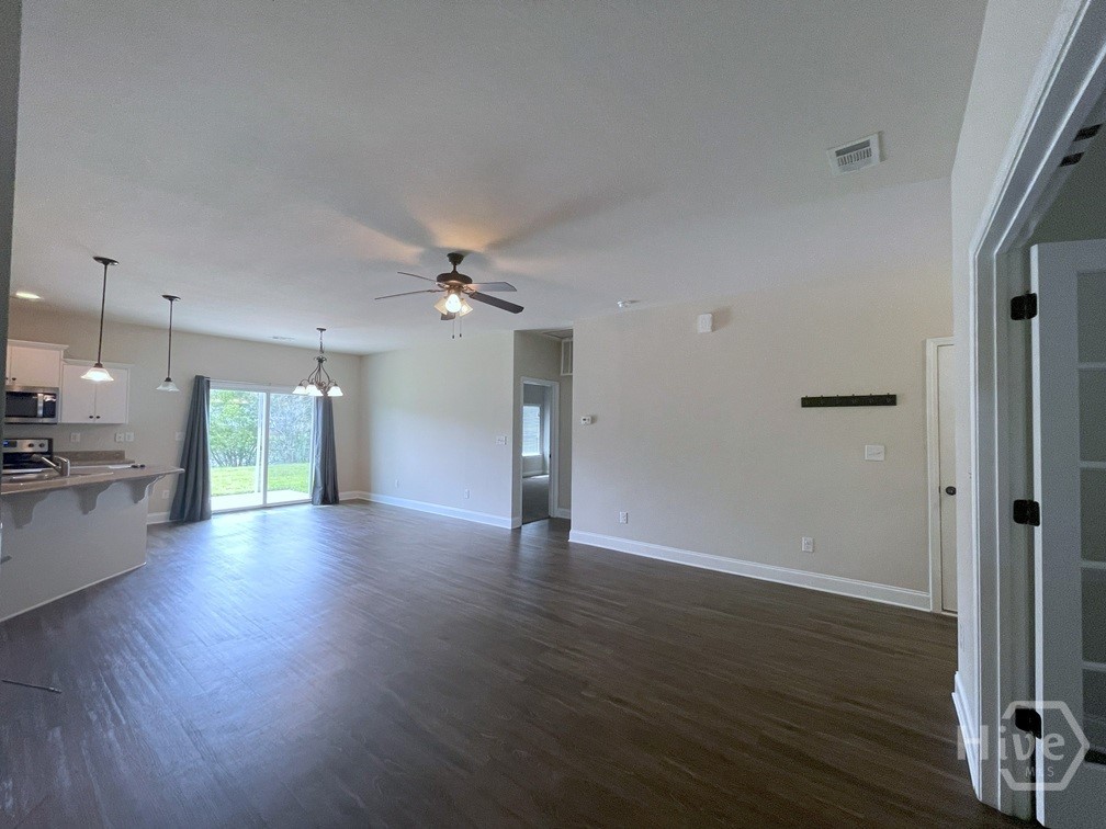 111 Willow Drive Property Photo 3