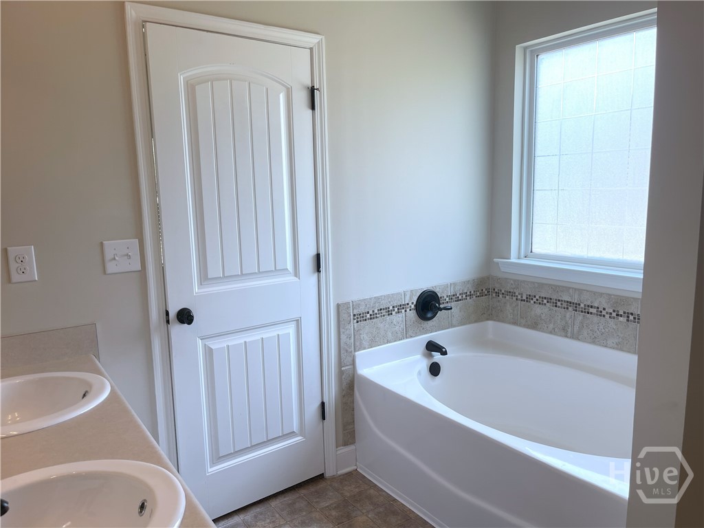 111 Willow Drive Property Photo 12